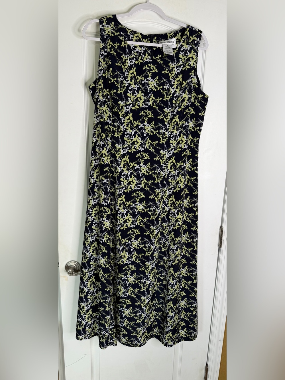 Danny & Nicole Vintage 90’s  Maxi Sleeveless Dress with Floral Print. Size 16